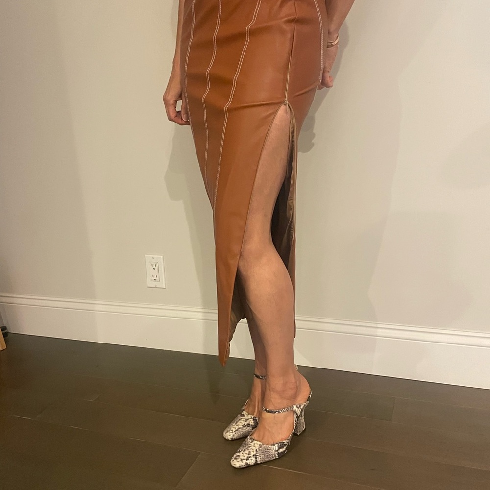 Elegant Brown Leather Dress - Picture 2 of 3
